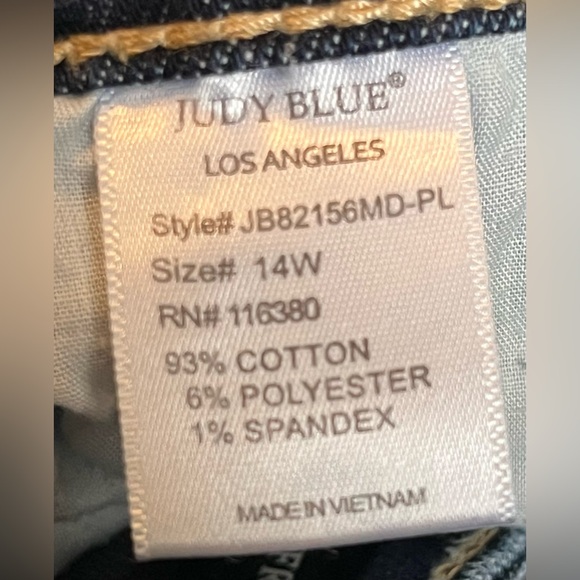Judy Blue Boyfriend Fit Jeans Size 14W  Stretch distressed JB82156 - Picture 4 of 4